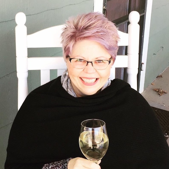 Meet your Posher, Rebecca - Picture 1 of 1